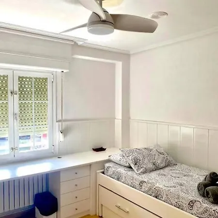 Nuevo Con Piscina A 2 Minutos Estacion Tren Ave Apartamento *